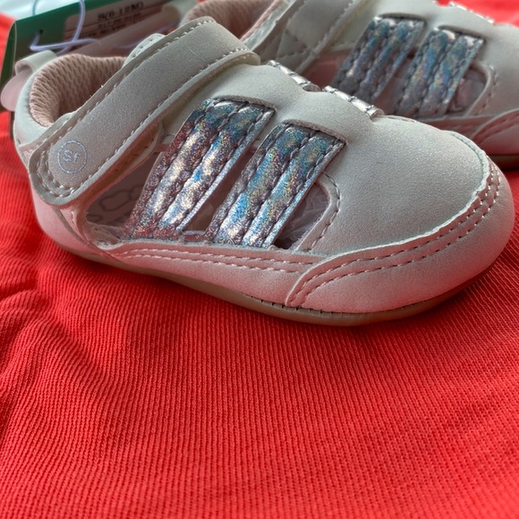 NEW With Tags Surprize Stride Rite Kellyn Girls  White/Silver Sparkle 6-12 Mo. - Picture 2 of 2
